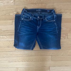 Silver jeans Suki mid Capri size 29 length 22.5 inches